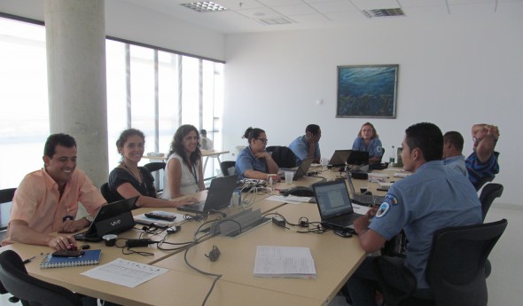 Taller de Indicadores de Áreas Coralinas y Praderas de Pastos Marinos para el SAMP.